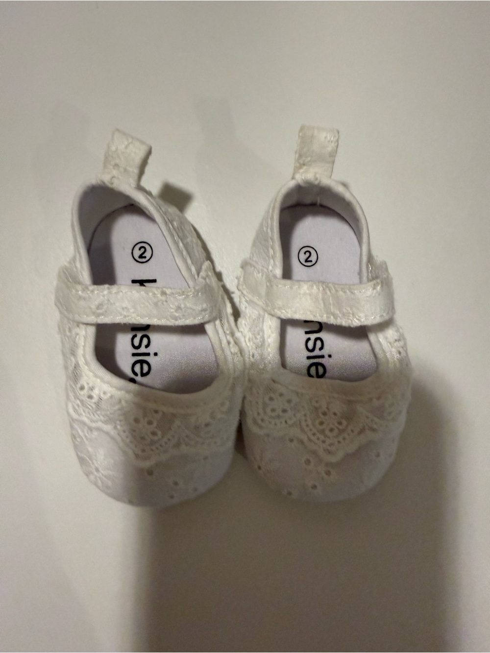 Kensie White Lace Baby Shoes Size 2